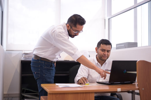 ROSOR Multiservicios Industriales, Puebla, México - Ingeniería, infraestructura industrial, Proyectos eléctricos, Proyectos mecánicos / hidroneumáticos, Proyectos en acero, Proyectos de obra civil, Maquinados e impresión 3, Pallets, Canastillas, Nuestro equipo y maquinaria, Pantógrafo, Dobladora Multiprocesos, Dobladora, Láser de corte de fibra óptica, Cortadora, Certificados en ISO 9001.