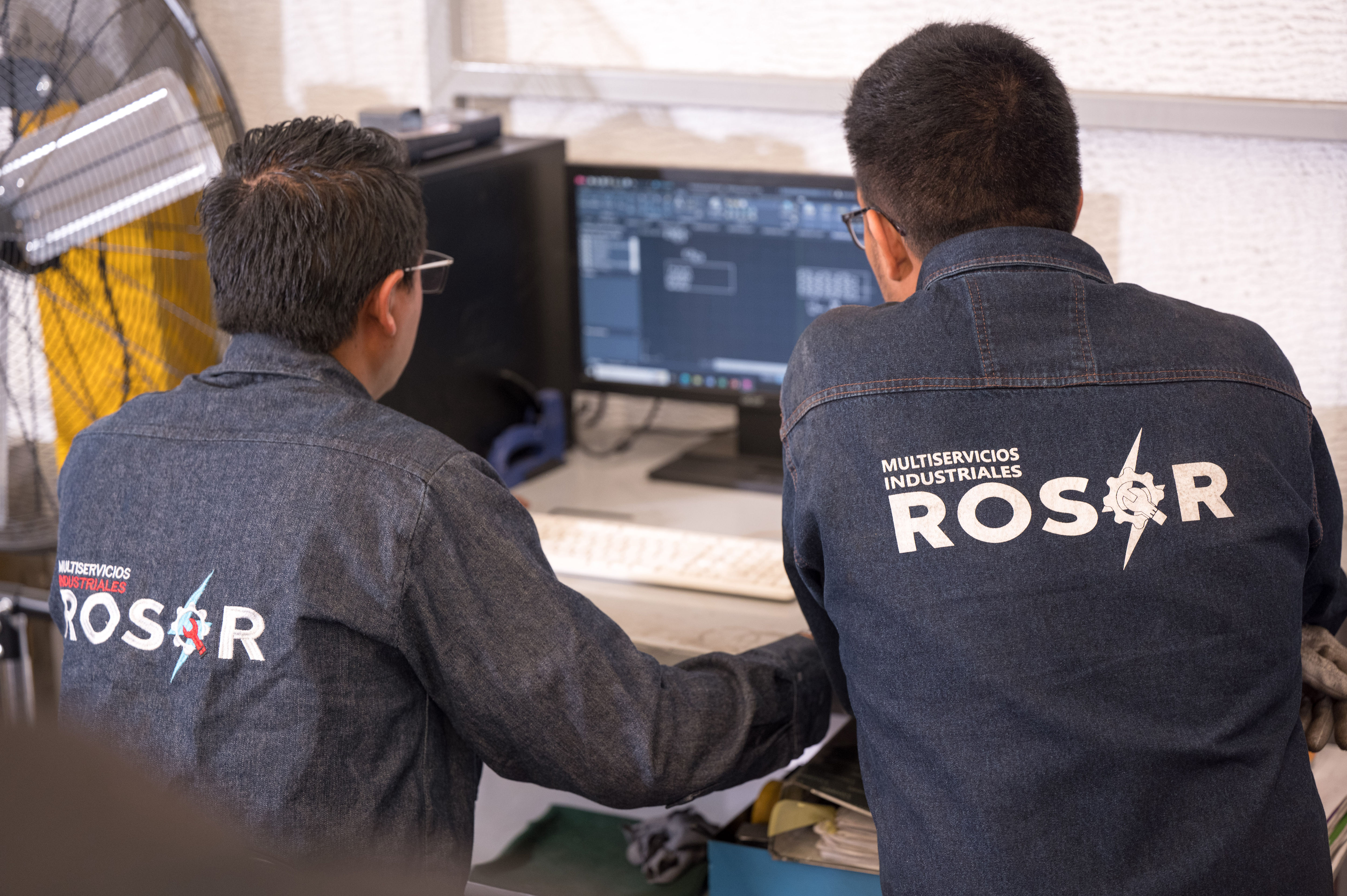 ROSOR Multiservicios Industriales, Puebla, México - Ingeniería, infraestructura industrial, Proyectos eléctricos, Proyectos mecánicos / hidroneumáticos, Proyectos en acero, Proyectos de obra civil, Maquinados e impresión 3, Pallets, Canastillas, Nuestro equipo y maquinaria, Pantógrafo, Dobladora Multiprocesos, Dobladora, Láser de corte de fibra óptica, Cortadora, Certificados en ISO 9001.