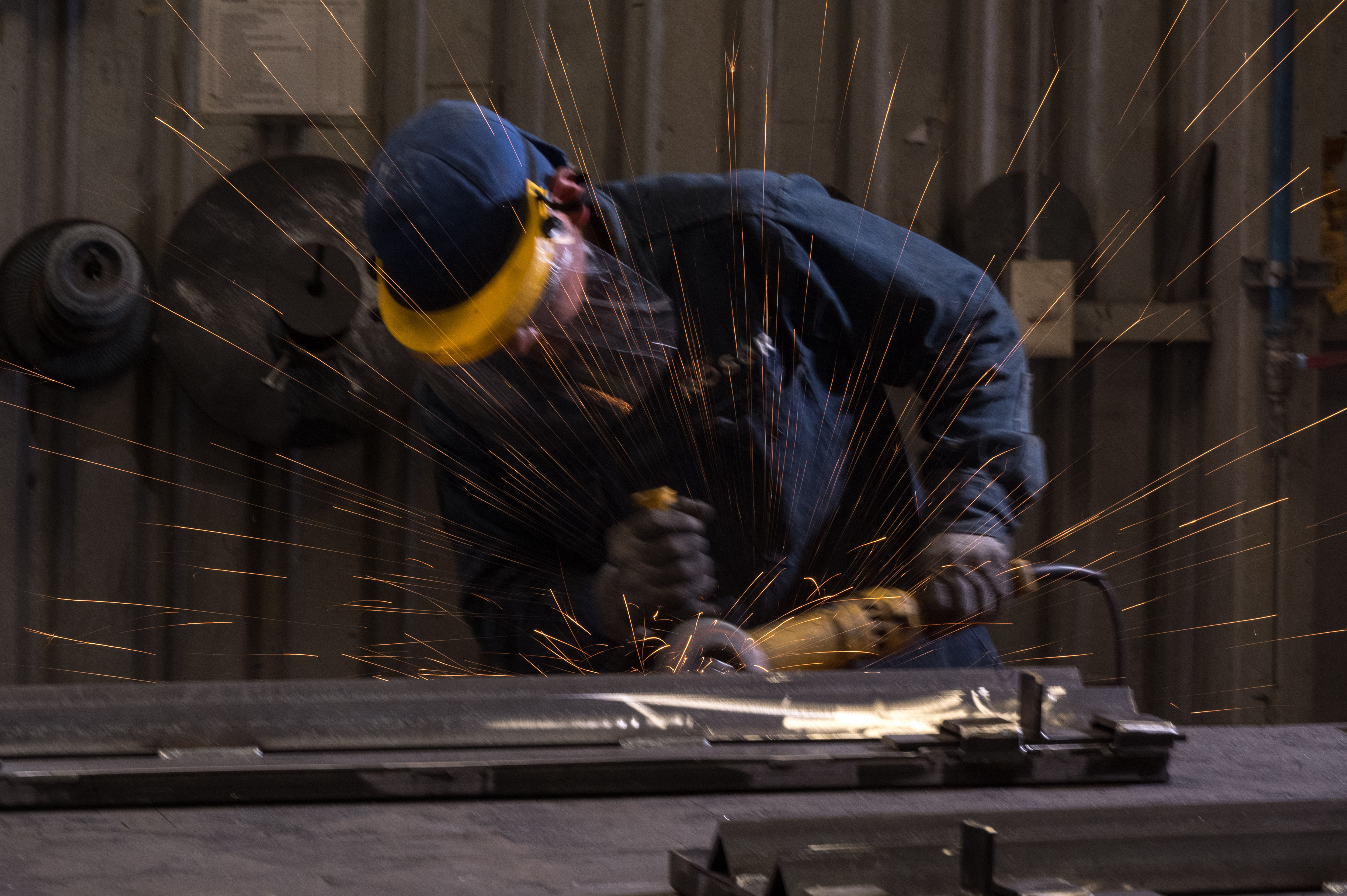 ROSOR Multiservicios Industriales, Puebla, México - Ingeniería, infraestructura industrial, Proyectos eléctricos, Proyectos mecánicos / hidroneumáticos, Proyectos en acero, Proyectos de obra civil, Maquinados e impresión 3, Pallets, Canastillas, Nuestro equipo y maquinaria, Pantógrafo, Dobladora Multiprocesos, Dobladora, Láser de corte de fibra óptica, Cortadora, Certificados en ISO 9001.