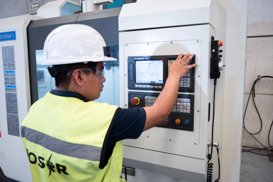 ROSOR Multiservicios Industriales, Puebla, México - Ingeniería, infraestructura industrial, Proyectos eléctricos, Proyectos mecánicos / hidroneumáticos, Proyectos en acero, Proyectos de obra civil, Maquinados e impresión 3, Pallets, Canastillas, Nuestro equipo y maquinaria, Pantógrafo, Dobladora Multiprocesos, Dobladora, Láser de corte de fibra óptica, Cortadora, Certificados en ISO 9001