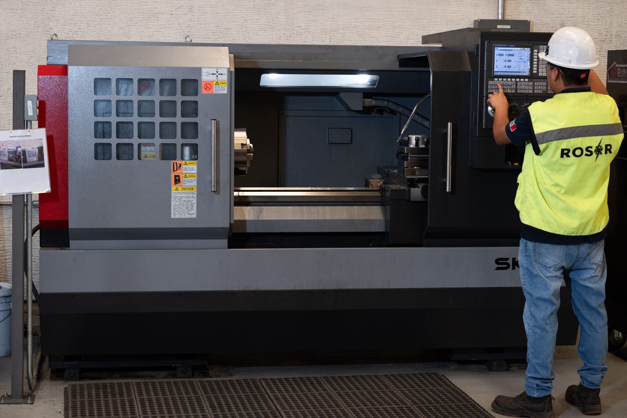 ROSOR Multiservicios Industriales, Puebla, México - Ingeniería, infraestructura industrial, Proyectos eléctricos, Proyectos mecánicos / hidroneumáticos, Proyectos en acero, Proyectos de obra civil, Maquinados e impresión 3, Pallets, Canastillas, Nuestro equipo y maquinaria, Pantógrafo, Dobladora Multiprocesos, Dobladora, Láser de corte de fibra óptica, Cortadora, Certificados en ISO 9001