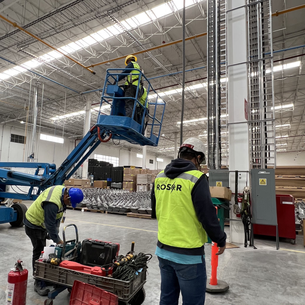 ROSOR Multiservicios Industriales, Puebla, México - Ingeniería, infraestructura industrial, Proyectos eléctricos, Proyectos mecánicos / hidroneumáticos, Proyectos en acero, Proyectos de obra civil, Maquinados e impresión 3, Pallets, Canastillas, Nuestro equipo y maquinaria, Pantógrafo, Dobladora Multiprocesos, Dobladora, Láser de corte de fibra óptica, Cortadora, Certificados en ISO 9001