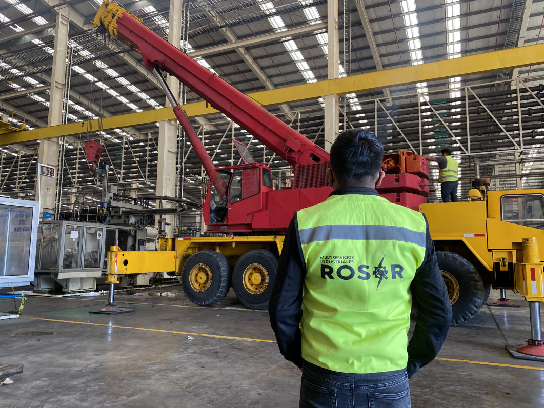 ROSOR Multiservicios Industriales, Puebla, México - Ingeniería, infraestructura industrial, Proyectos eléctricos, Proyectos mecánicos / hidroneumáticos, Proyectos en acero, Proyectos de obra civil, Maquinados e impresión 3, Pallets, Canastillas, Nuestro equipo y maquinaria, Pantógrafo, Dobladora Multiprocesos, Dobladora, Láser de corte de fibra óptica, Cortadora, Certificados en ISO 9001