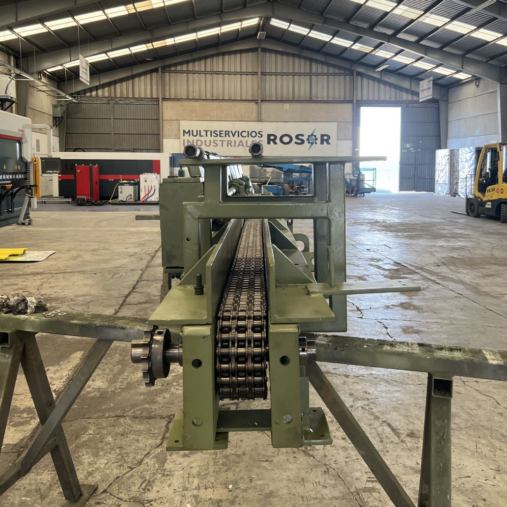 ROSOR Multiservicios Industriales, Puebla, México - Ingeniería, infraestructura industrial, Proyectos eléctricos, Proyectos mecánicos / hidroneumáticos, Proyectos en acero, Proyectos de obra civil, Maquinados e impresión 3, Pallets, Canastillas, Nuestro equipo y maquinaria, Pantógrafo, Dobladora Multiprocesos, Dobladora, Láser de corte de fibra óptica, Cortadora, Certificados en ISO 9001