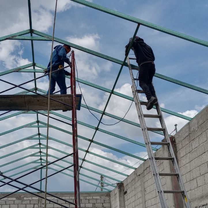 ROSOR Multiservicios Industriales, Puebla, México - Ingeniería, infraestructura industrial, Proyectos eléctricos, Proyectos mecánicos / hidroneumáticos, Proyectos en acero, Proyectos de obra civil, Maquinados e impresión 3, Pallets, Canastillas, Nuestro equipo y maquinaria, Pantógrafo, Dobladora Multiprocesos, Dobladora, Láser de corte de fibra óptica, Cortadora, Certificados en ISO 9001